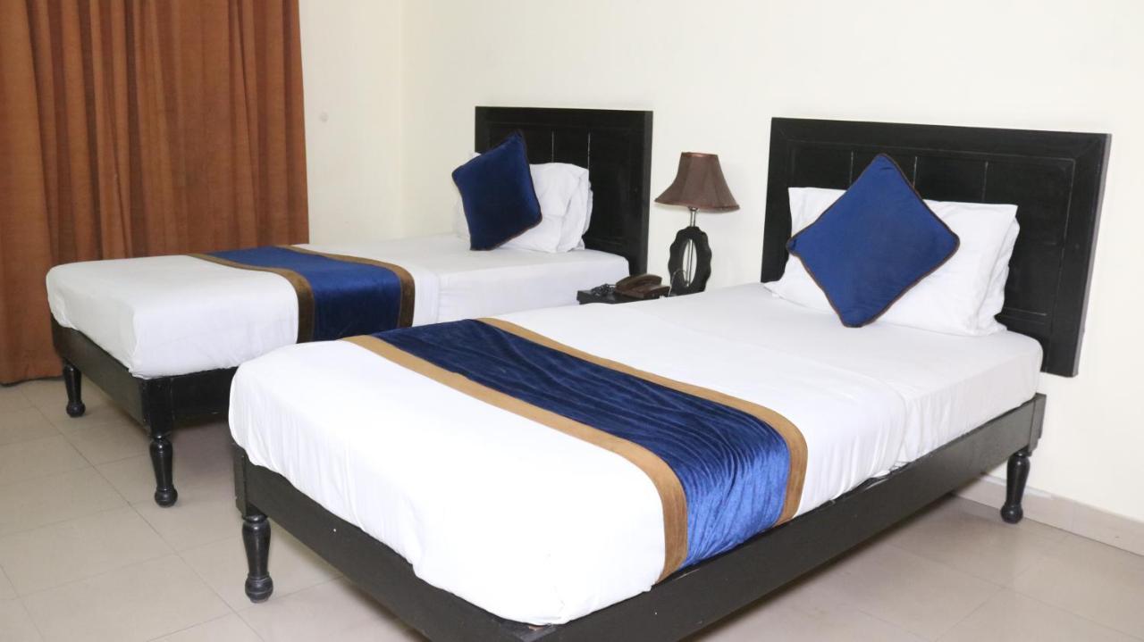 Hotel Tourist Inn Lahore Luaran gambar
