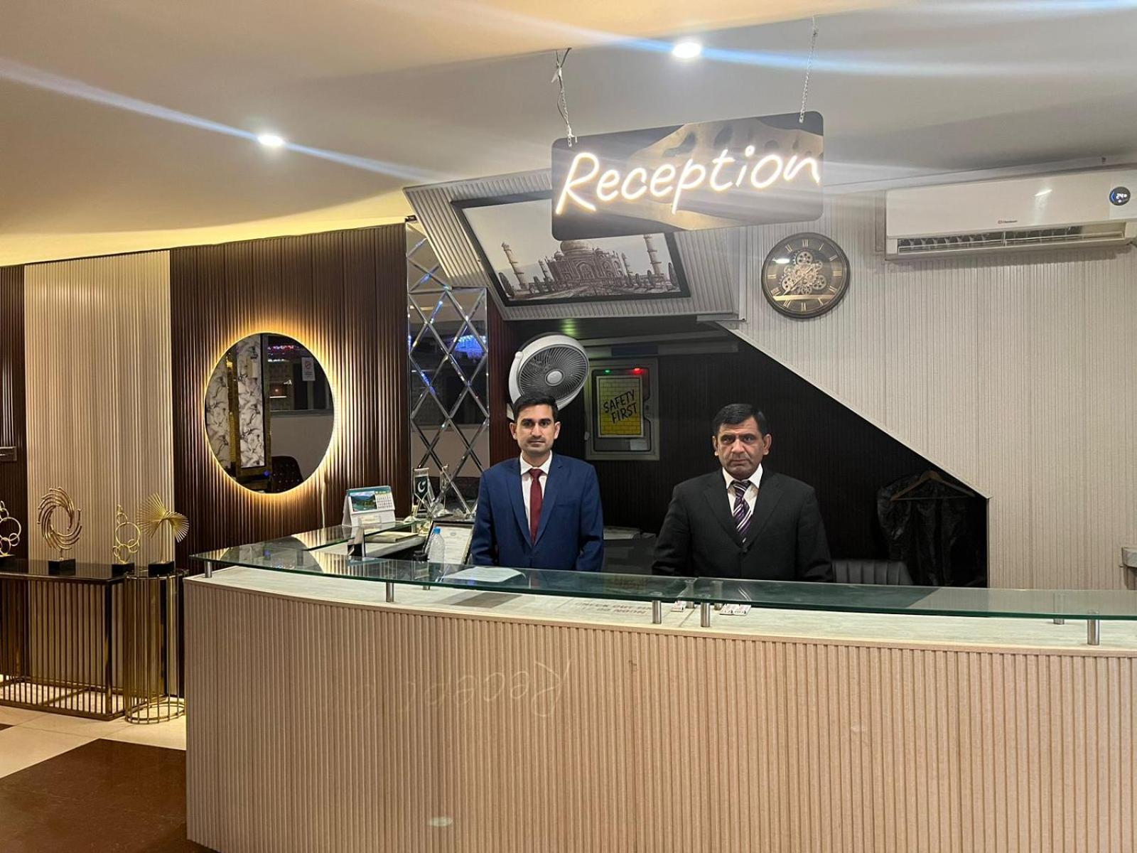 Hotel Tourist Inn Lahore Luaran gambar